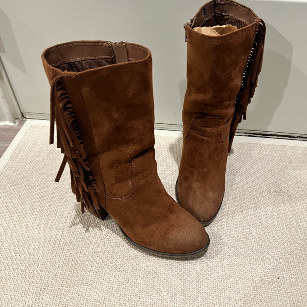 Brown suede booties from pink lily boutique 7.5